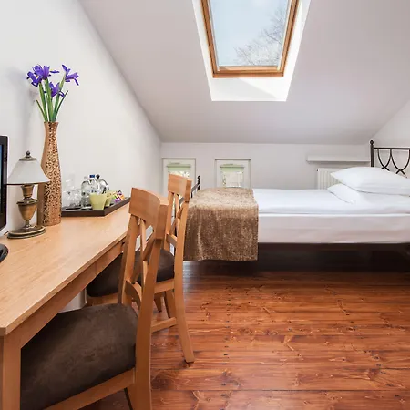 Sedan - Destigo ホテル