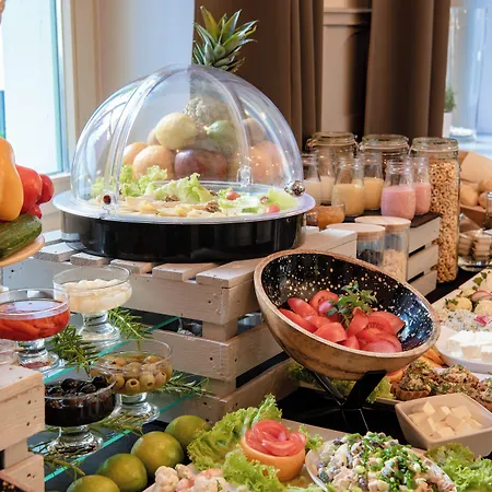 Sedan - Destigo ホテル 2*