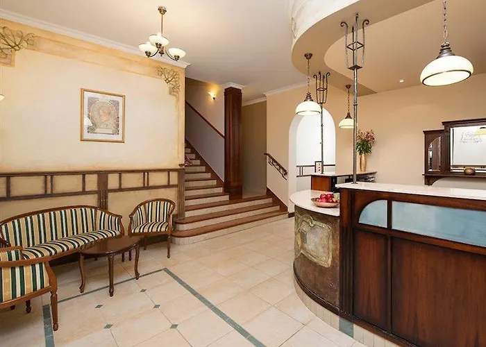 מלון Sedan - Destigo 2*