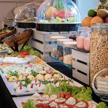 Hotel Sedan - Destigo Sopot