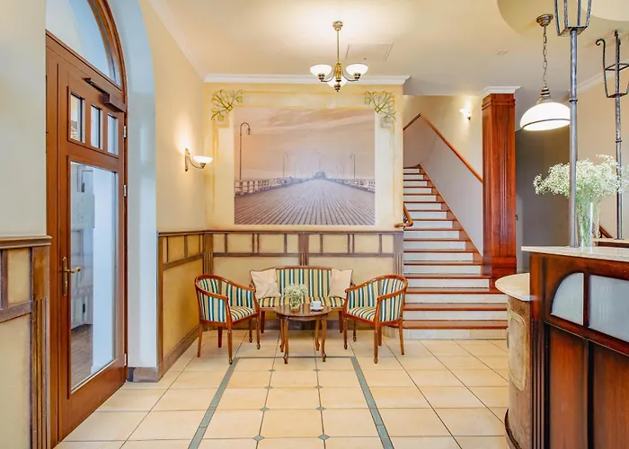 Sedan - Destigo ホテル