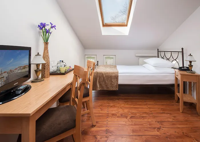 Sedan - Destigo ホテル